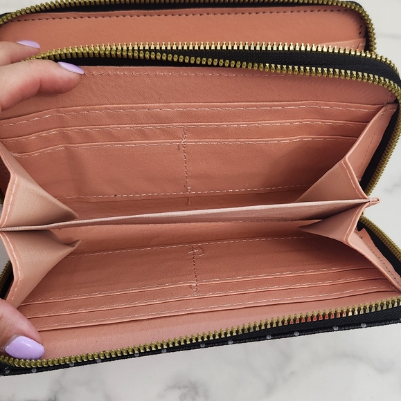 Stylish Black & White Heart Print Pattern Double Zip Wristlet Wallet - Picture 8 of 12